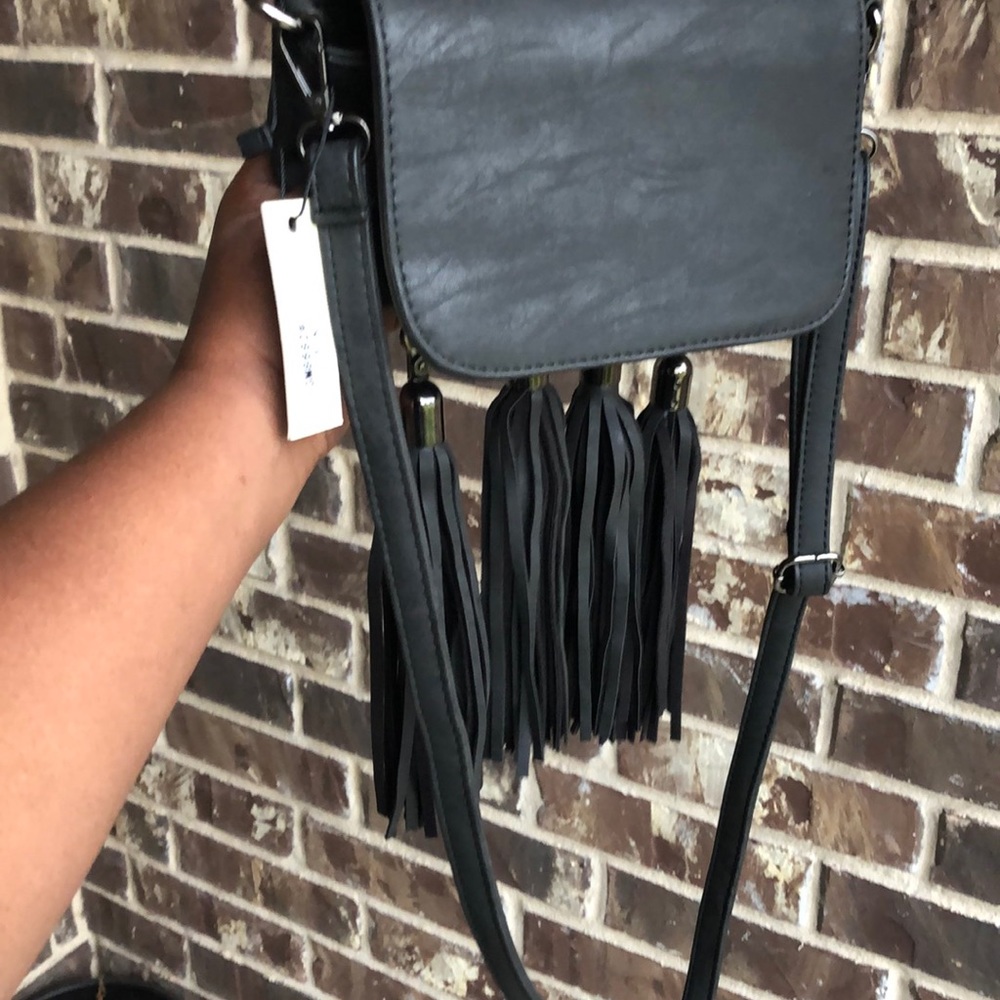 🖤Trendy Tassel Leather Bag🖤 - Picture 2 of 16